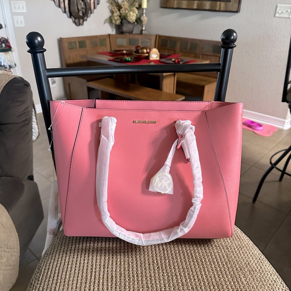 ***SOLD***. Michael Kors Tote with inside pouch